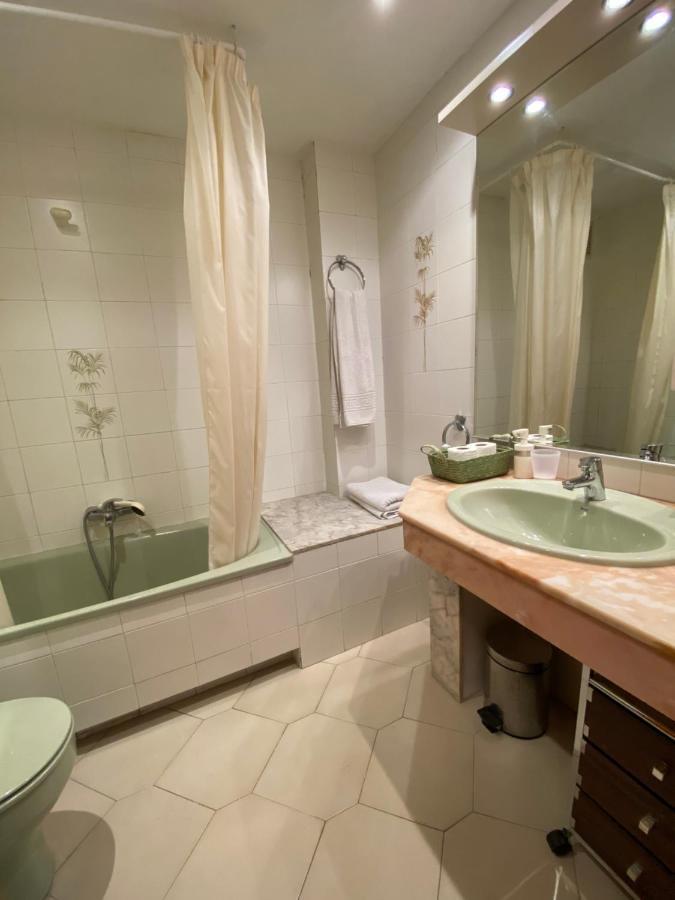 Apartamento Con Piscina En 1ª Linea De Playa En Салоу Экстерьер фото