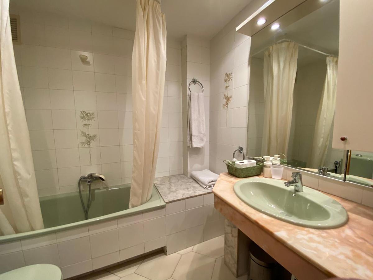 Apartamento Con Piscina En 1ª Linea De Playa En Салоу Экстерьер фото